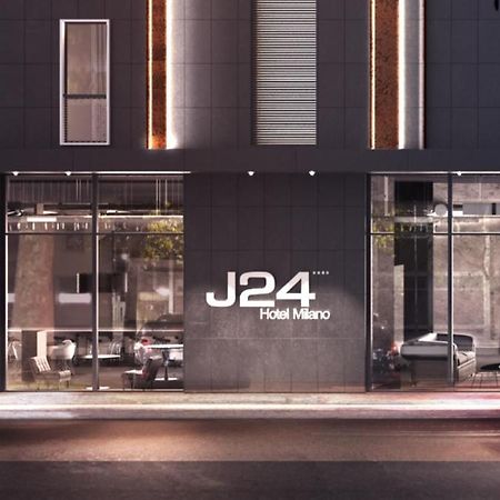 J24 Hotel Milano Exteriör bild