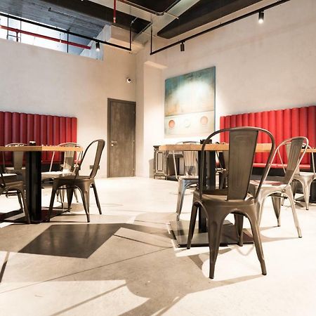 J24 Hotel Milano Exteriör bild