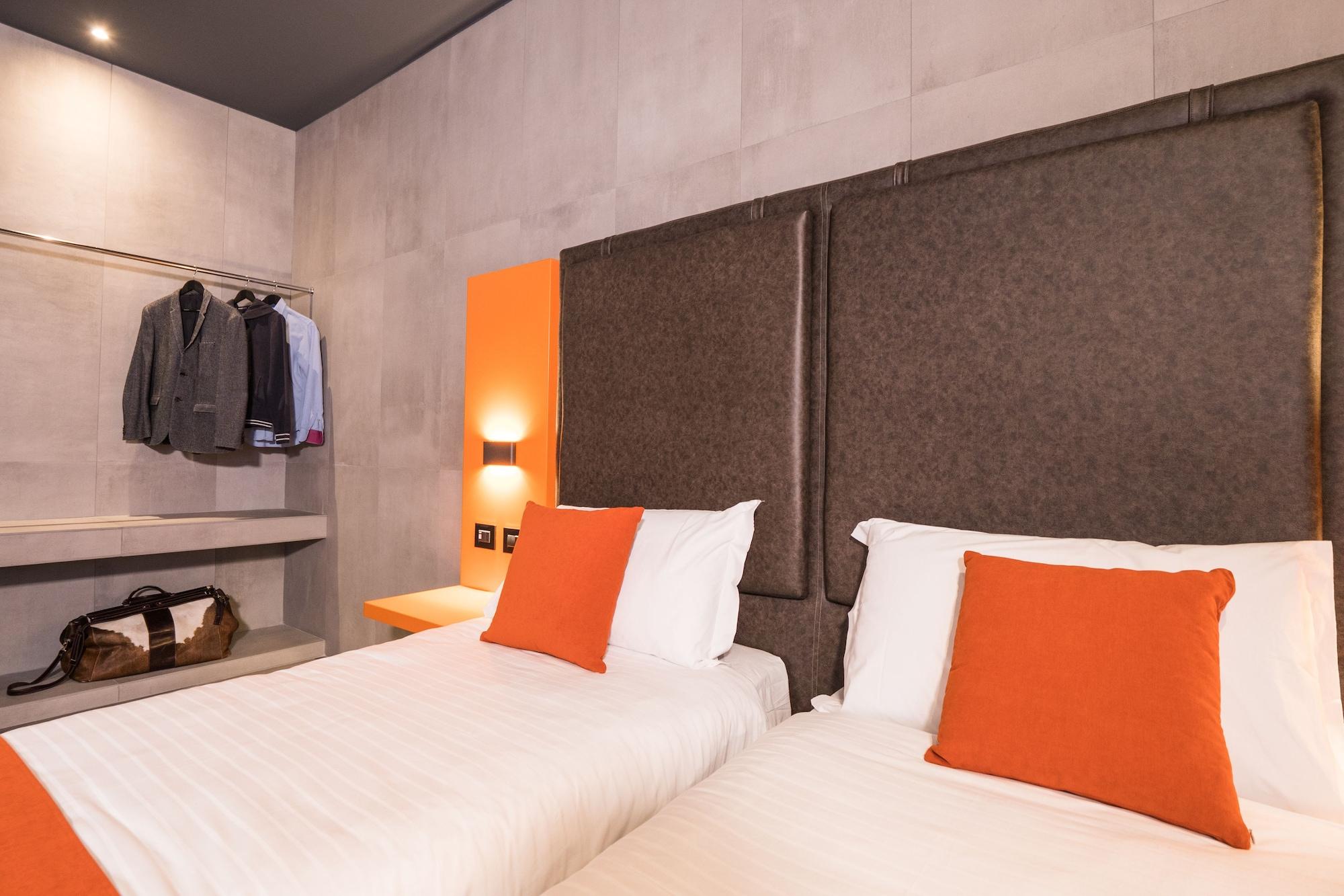 J24 Hotel Milano Exteriör bild