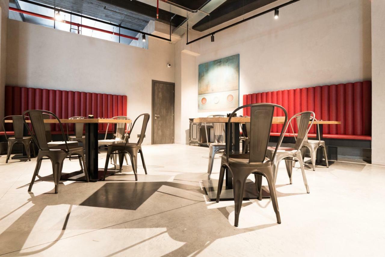 J24 Hotel Milano Exteriör bild