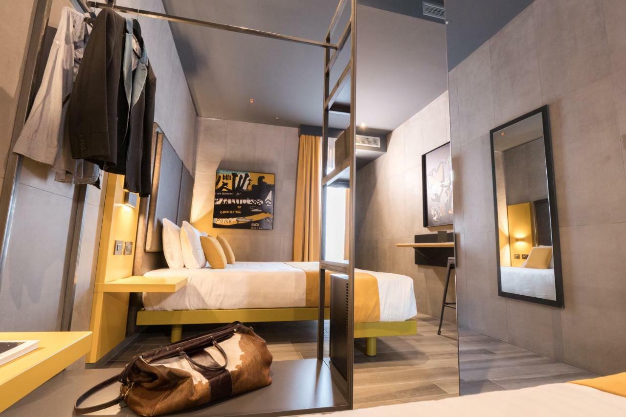 J24 Hotel Milano Exteriör bild